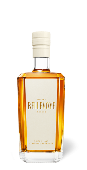 Photo d'une bouteille de whisky, présentée sur un fond blanc. Parfait en accompagnement d'un apéritif.