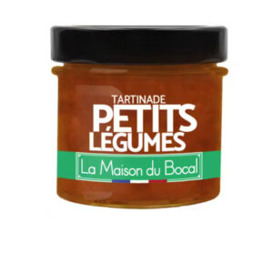 Photo d'une tartinade, présentée sur un fond blanc. Parfait en accompagnement d'un apéritif.