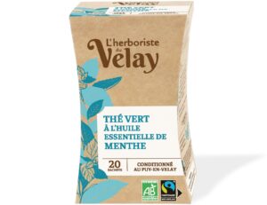 Photo d'un thé, présentée sur un fond blanc. Parfait en accompagnement d'un bon petit déjeune ou d'une pause goûter.