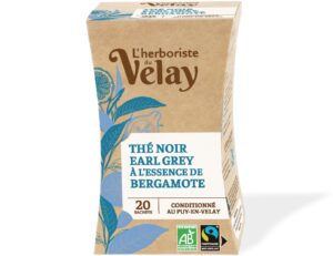 Photo d'un thé, présentée sur un fond blanc. Parfait en accompagnement d'un bon petit déjeune ou d'une pause goûter.
