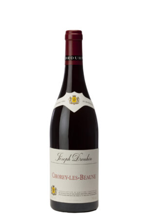 Photo d'une bouteille de vin rouge, présentée sur un fond blanc. Parfait en accompagnement d'un apéritif.