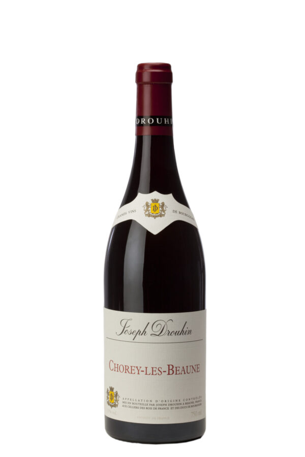 Photo d'une bouteille de vin rouge, présentée sur un fond blanc. Parfait en accompagnement d'un apéritif.