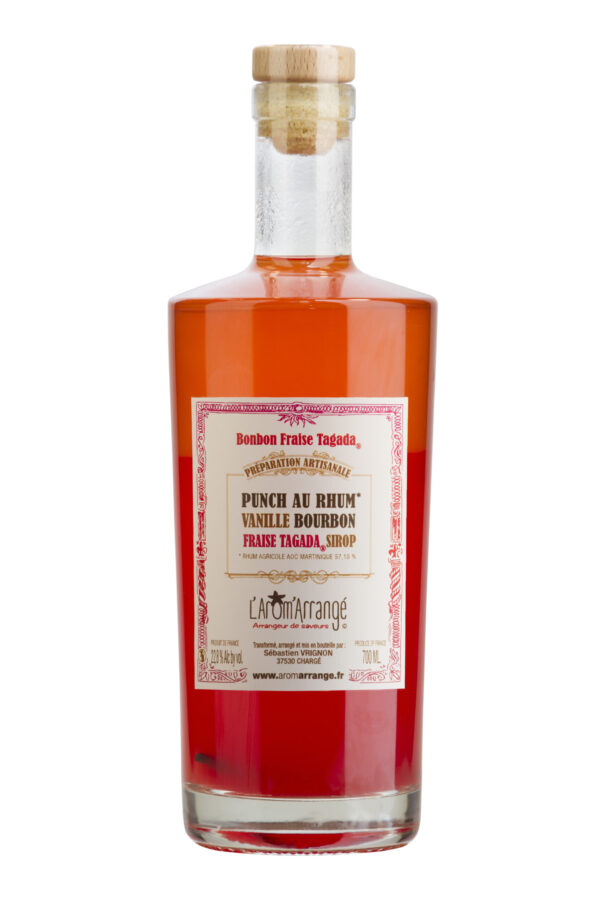 Photo d'une bouteille de rhum, présentée sur un fond blanc. Parfait en accompagnement d'un apéritif.