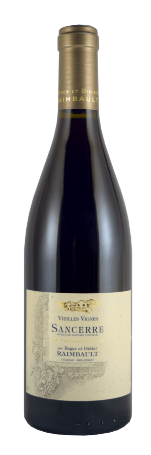 Photo d'une bouteille de vin rouge, présentée sur un fond blanc. Parfait en accompagnement d'un apéritif.