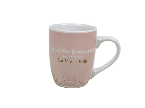 Photo d'un mug, présentée sur un fond blanc.