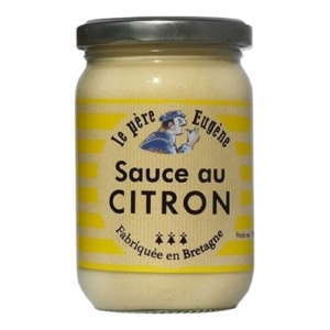 Photo d'une sauce, présentée sur un fond blanc. Parfait en accompagnement d'un plat.