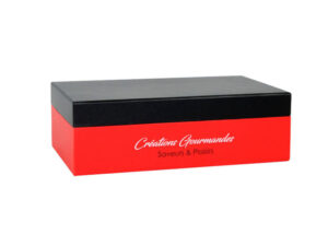 Photo d'un coffret, présentée sur un fond blanc.
