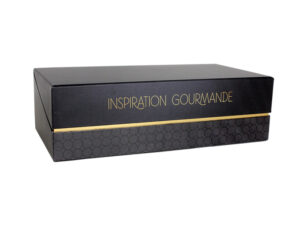 Photo d'un coffret, présentée sur un fond blanc.