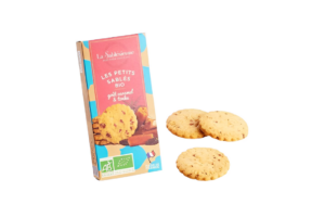 Photo d'un paquet de biscuit, présentée sur un fond blanc.