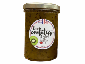 Photo d'une confiture, présentée sur un fond blanc. Parfait en accompagnement d'un bon petit déjeuner.