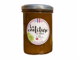 Photo d'une confiture, présentée sur un fond blanc. Parfait en accompagnement d'un bon petit déjeuner.