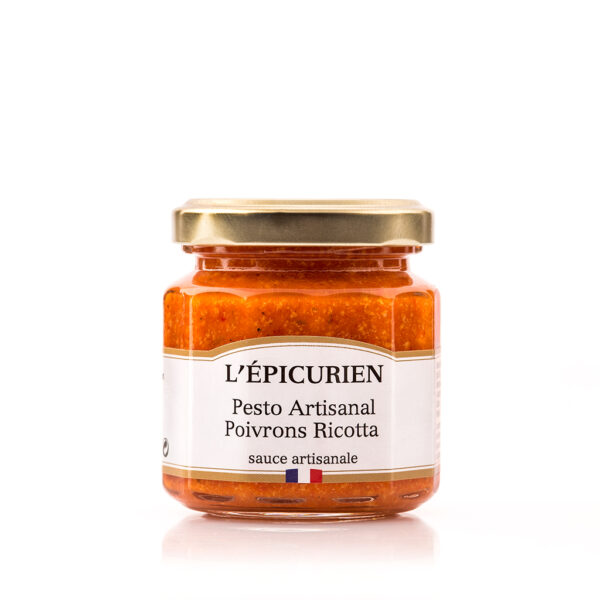 Photo d'une sauce, présentée sur un fond blanc. Parfait en accompagnement d'un plat.
