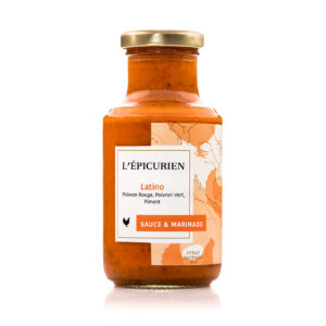 Photo d'une sauce, présentée sur un fond blanc. Parfait en accompagnement d'un plat.