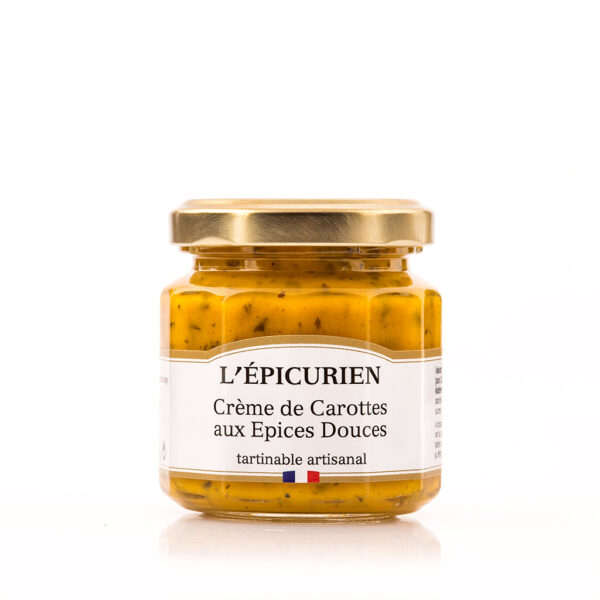 Photo d'un paquet d'une terrine, présentée sur un fond blanc.