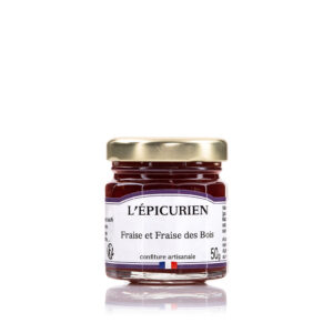 Photo d'une confiture, présentée sur un fond blanc.