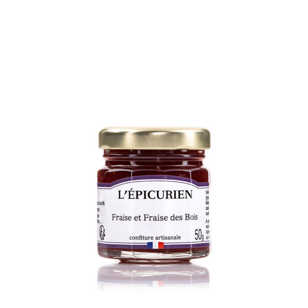Photo d'une confiture, présentée sur un fond blanc.