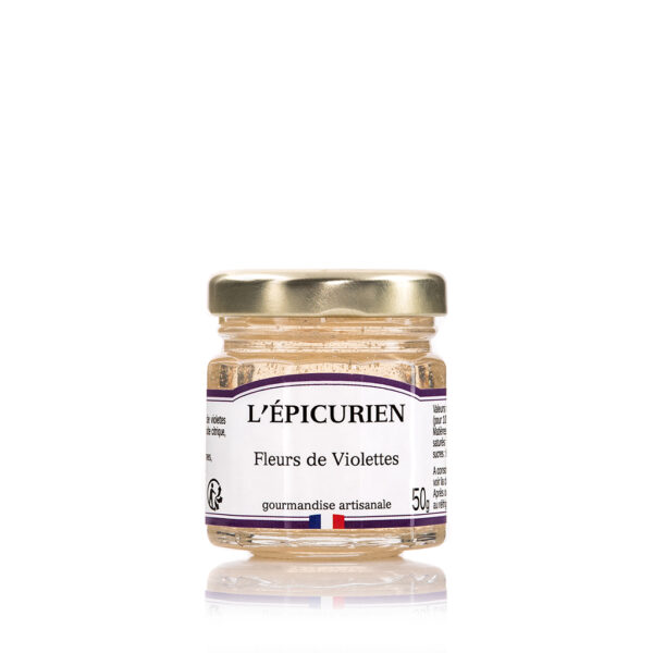 Photo d'une confiture, présentée sur un fond blanc.