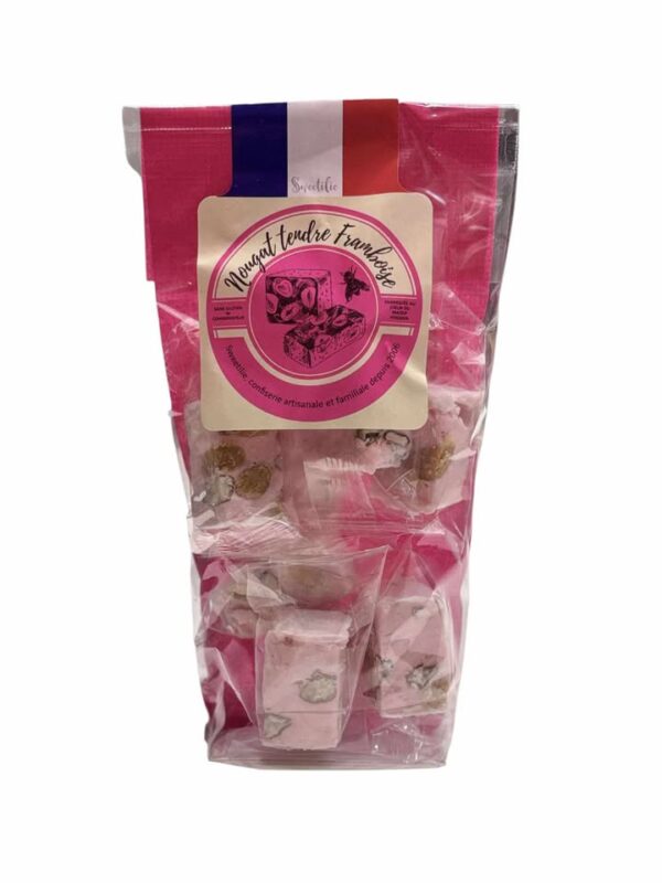 Photo d'un paquet de nougat, présentée sur un fond blanc.