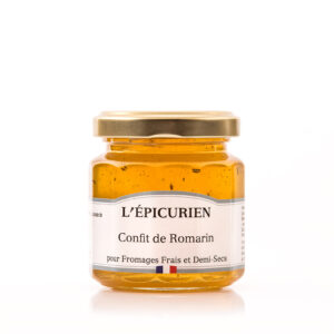 Photo d'un confit, présenté sur un fond blanc.