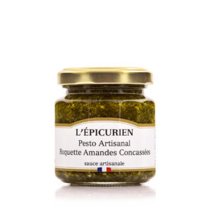 Photo d'une sauce, présentée sur un fond blanc. Parfait en accompagnement d'un plat.