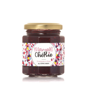 Photo d'une confiture, présentée sur un fond blanc.