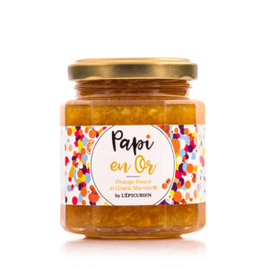 Photo d'une confiture, présentée sur un fond blanc.