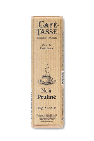 Photo d'une tablette de chocolat, présentée sur un fond blanc.