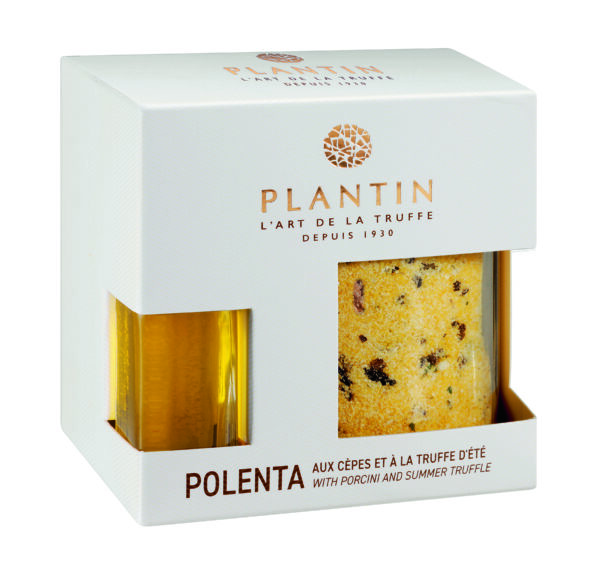 Photo d'un plat de polenta, présentée sur un fond blanc.