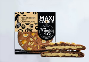 Photo d'un cookie, présenté sur un fond blanc.