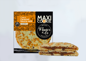 Photo d'un cookie, présenté sur un fond blanc.