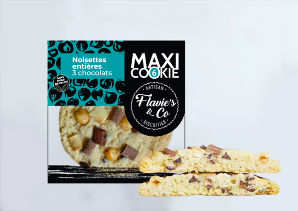 Photo d'un cookie, présenté sur un fond blanc.