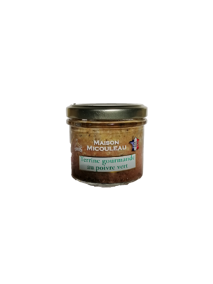 Photo d'une terrine, présentée sur un fond blanc. Parfait en accompagnement d'un apéritif.