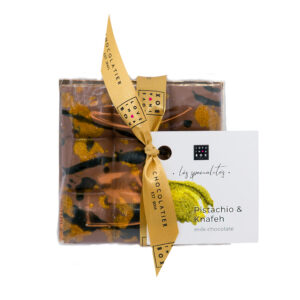 Photo d'un paquet de chocolat, présentée sur un fond blanc.