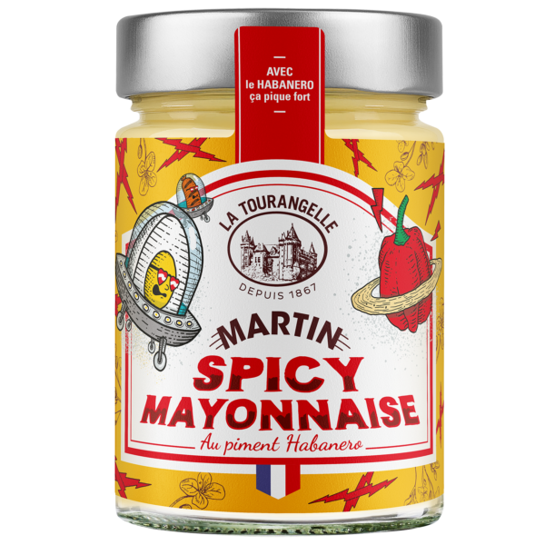 Photo d'une mayonnaise, présentée sur un fond blanc. Parfait en accompagnement d'un plat.