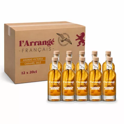 Photo d'une bouteille de rhum, présentée sur un fond blanc. Parfait en accompagnement d'un apéritif.