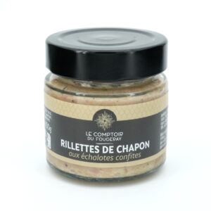 Photo d'une rillette, présentée sur un fond blanc. Parfait en accompagnement d'un apéritif.