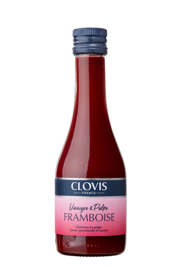 Photo d'un vinaigre, présentée sur un fond blanc. Parfait en accompagnement d'un plat.