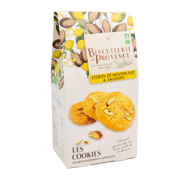Photo d'un sachet de cookies, présenté sur un fond blanc.